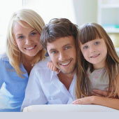 довольная семья